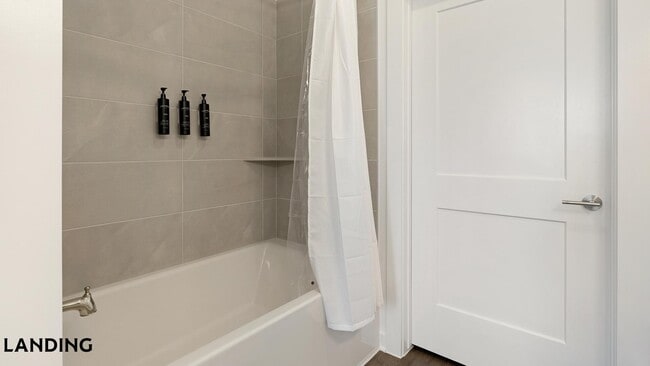 Photo - 3900 Robinson Rd Unit 1205