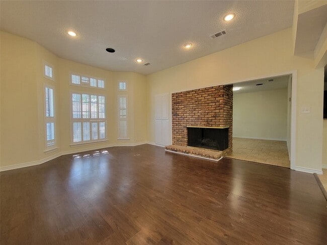 Photo - 201 Benwynd Dr