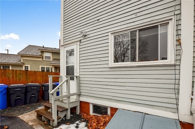 Photo - 292 Pleasant St