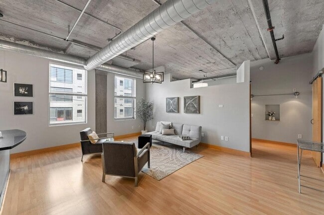 Photo - 918 N 3rd St