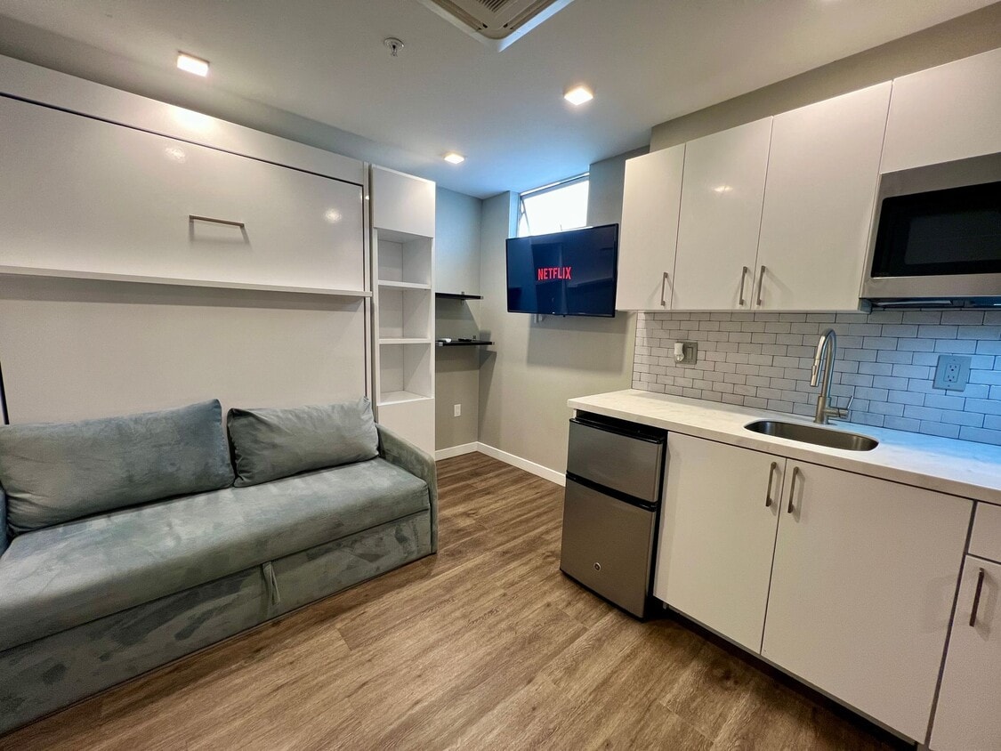 Floor Plan - 435-212/312/412