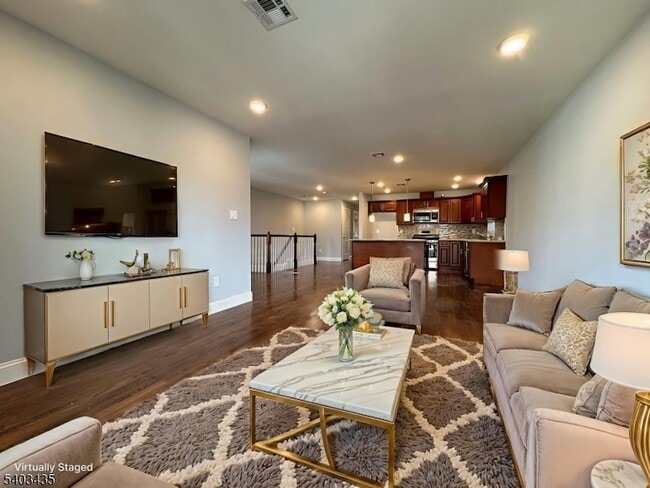 Building Photo - 15 N 6th St