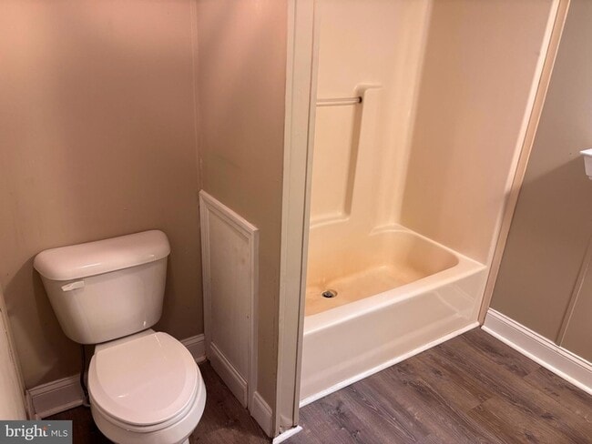 Photo - 7357 William Ave