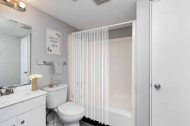 Photo - Bay Valley Harbor Apartments