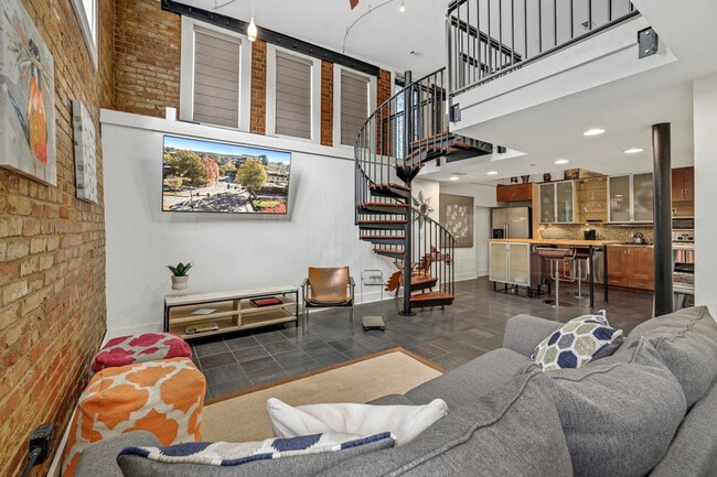 Photo - 329 N West Ave Unit ID1221798P