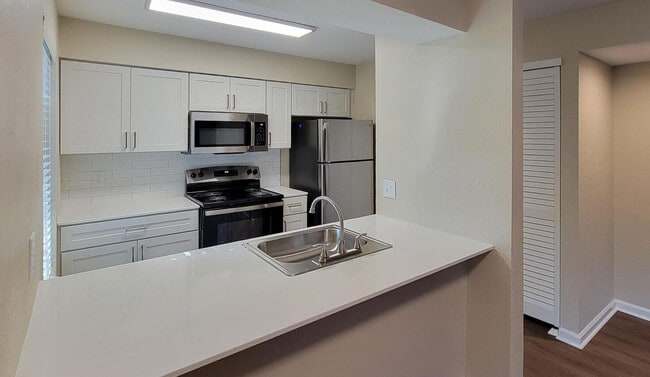 Building Photo - Casa De Fuentes