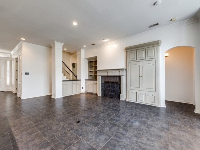 Photo - 4684 Old Pond Dr