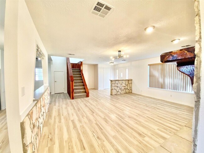 Photo - 114 Hollaway St Unit A