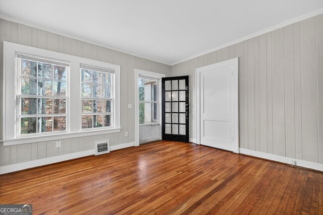 Photo - 444 Burlington Rd NE Unit 2