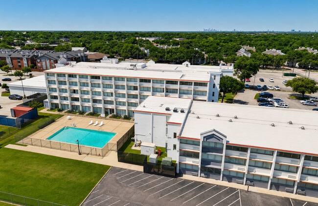 Photo - Siegel Select Dallas