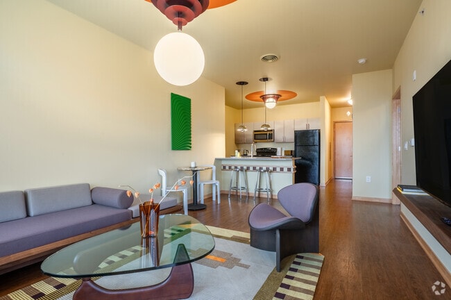 1BR, 1BA - 763SF - The Medallion: Fully Furnished Utilities Incl