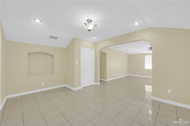 Photo - 710 N 9th St