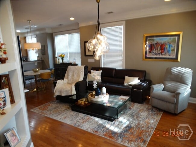 Photo - 323 Lakeview Dr