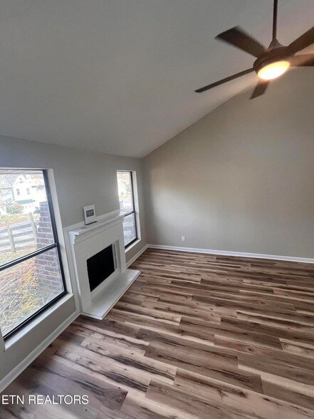 Photo - 7666 Chatham Cir NW