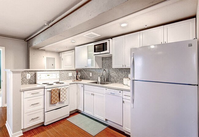 Photo - Avenue 8 at Mayfair