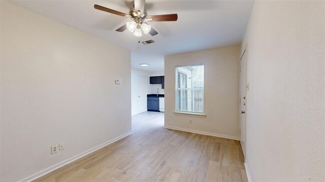 Photo - 725 Peppertree Dr Unit 25