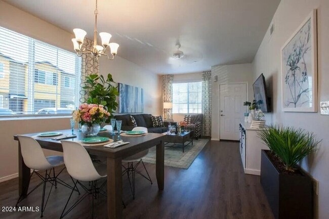 Photo - 4435 N Longview Ave