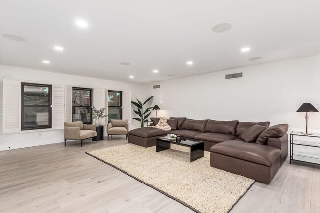 Building Photo - 14249 N 49th St Unit SI ID1558590P
