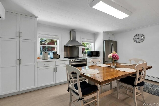 Photo - 107 Sebonac Rd