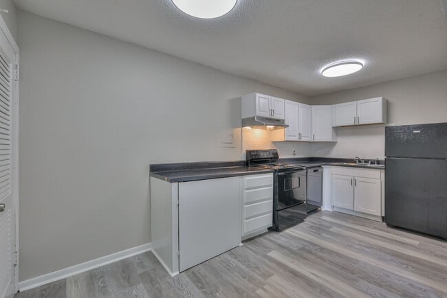 Photo - Avery Apartments