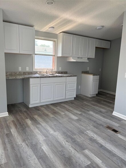 Photo - 1524 Crescent Ln Dr