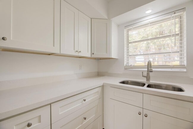 Photo - 1017 NW 30th Ct Unit 1