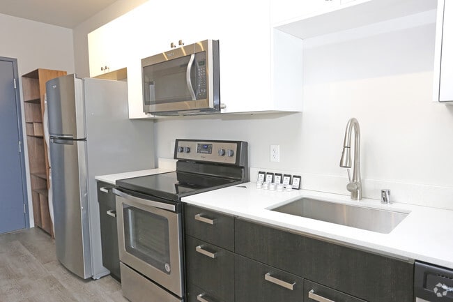 Unit #1731 - Airmark