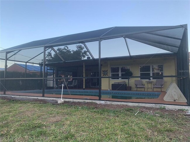 Photo - 571 Bellaire Dr