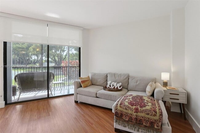 Photo - 3101 N Country Club Dr Unit 102