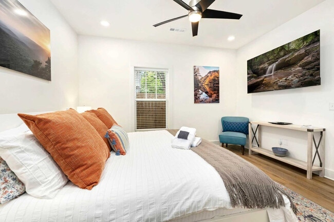 Photo - 376 S Hill Ave Unit ID1297814P