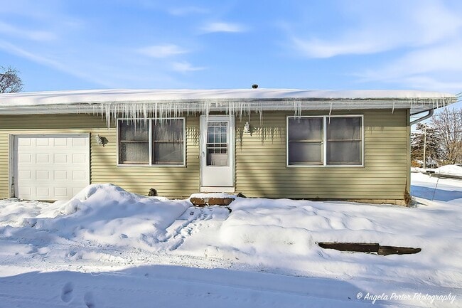 Building Photo - 829 Washington St