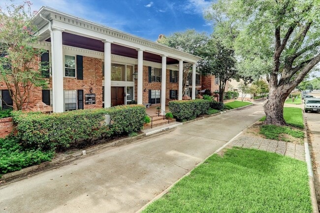 Photo - 2824 Briarhurst Dr Unit 30