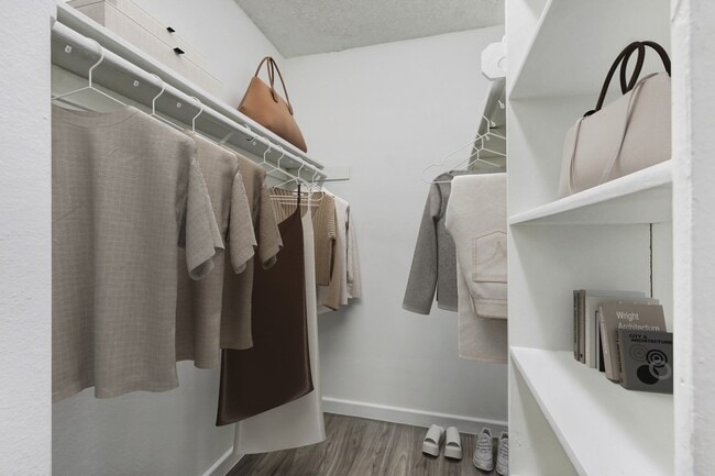 Photo - Country Club Apartments