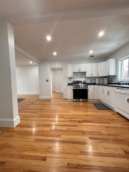 Photo - 554 Main St Unit 2