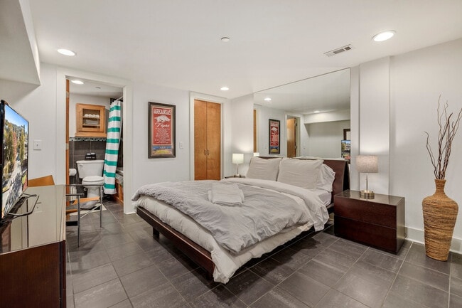 Photo - 329 N West Ave Unit ID1221798P