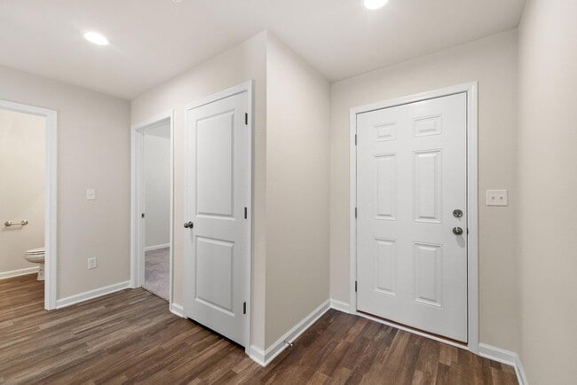 Photo - 511 Whispering Creek Ave