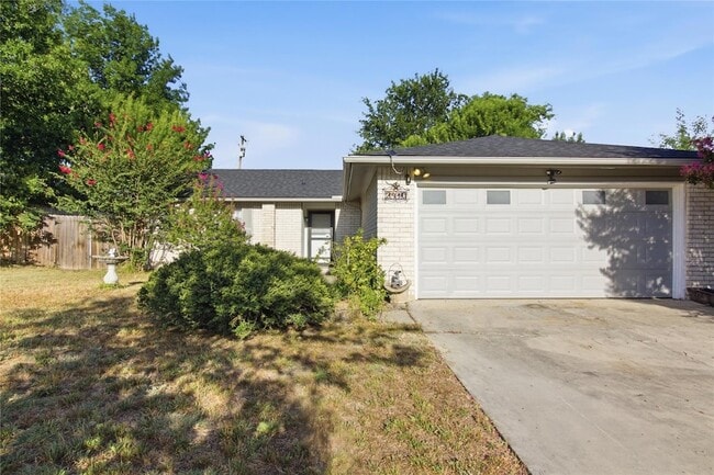 Photo - 2410 Buttercup Cir