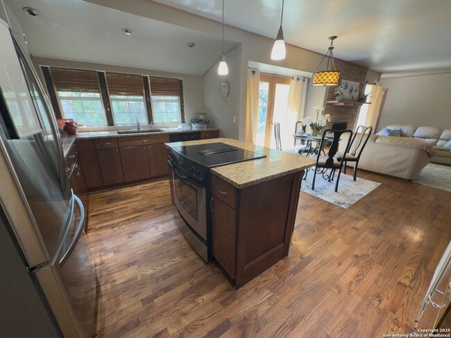 Photo - 11022 Dreamland Dr