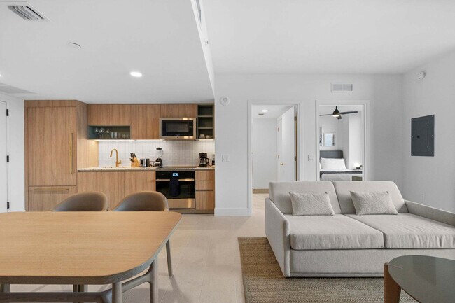 Photo - 159 NE 6th St Unit SI FL46-ID1032225P