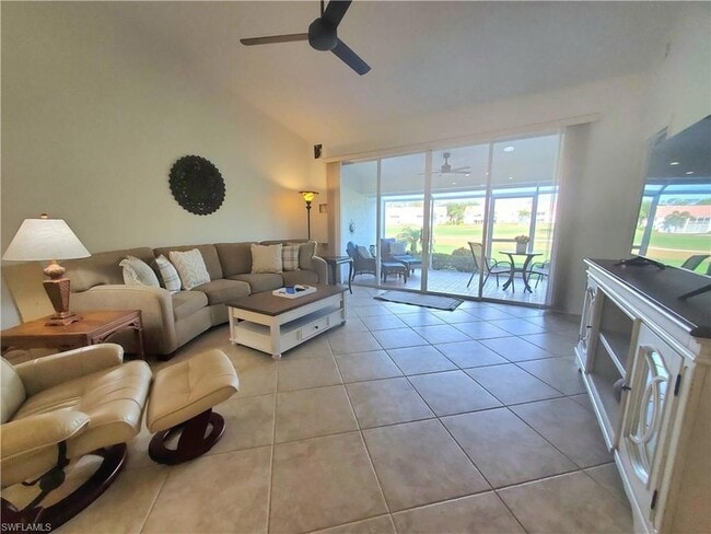 Photo - 992 Marblehead Dr