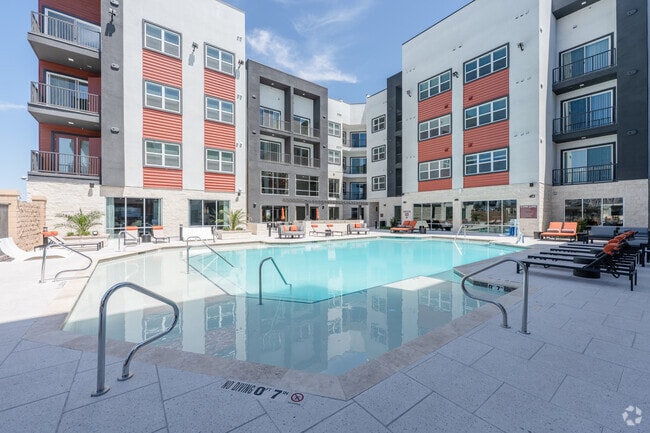 Building Photo - Coya