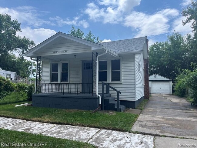 Building Photo - 8242 Maxwell Ave