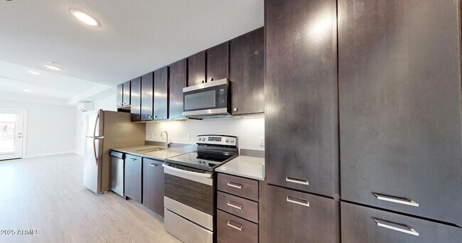 Photo - 11850 W Fillmore St