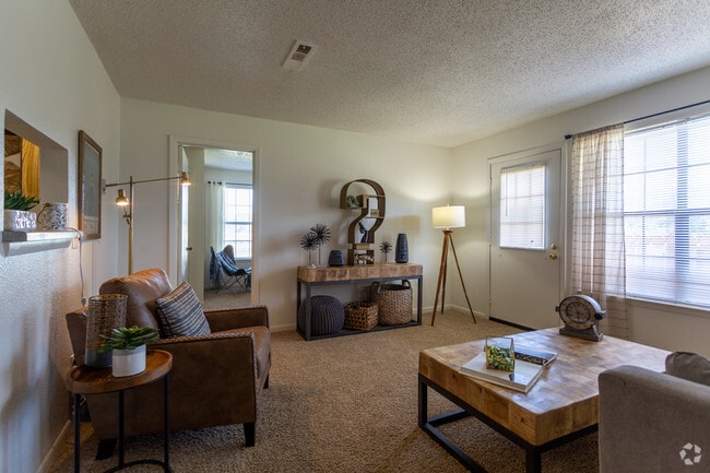 1BR, 1BA - 631SF - Living Room - Waters Edge Apartments