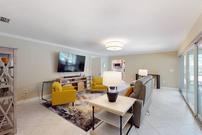 Photo - 125 N Adams Dr Unit SI FL1-ID1591368P