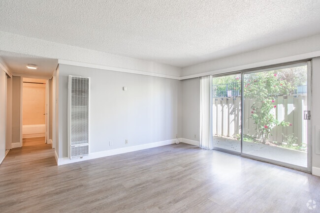 1100 Lincoln Ave - 1BR, 1BA - 675 SF - Oak & Iron
