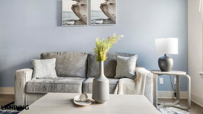 Building Photo - 49 Boulevard SE Unit C-335