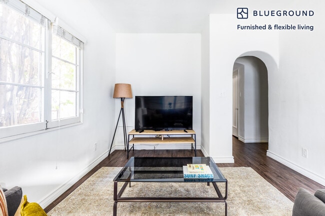 Photo - 232 S Reeves Dr Unit FL1-ID132