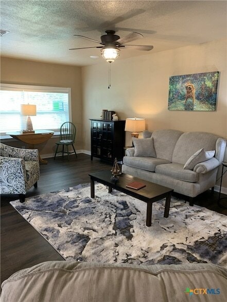 Photo - 952 Fannin Loop