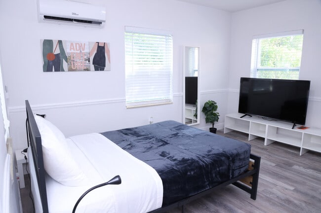 Photo - 1109 Douglas Rd Unit ID1056523P